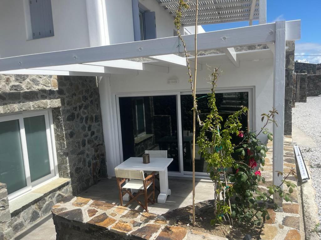 Milesian Suites Adamantas  Rum bild