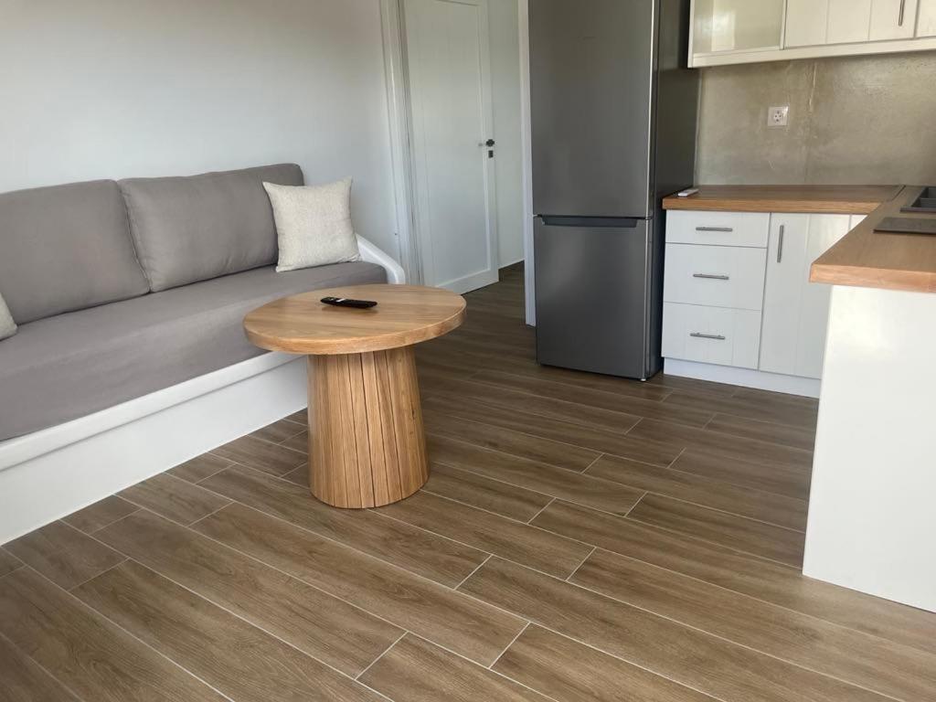 Milesian Suites Adamantas  Rum bild