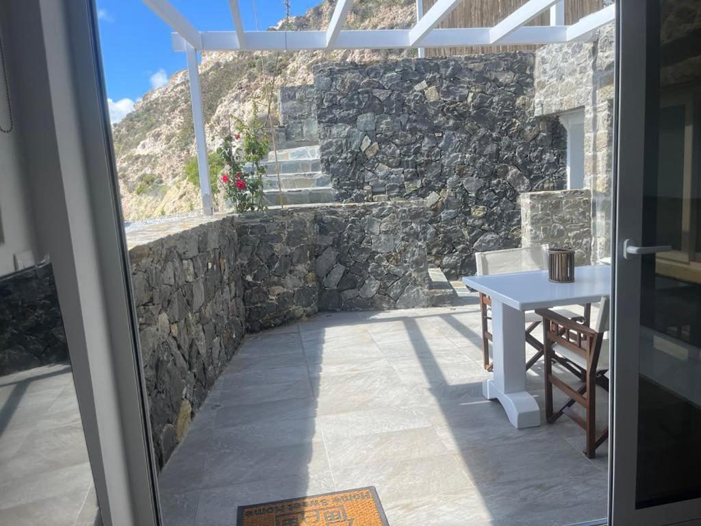 Milesian Suites Adamantas  Rum bild
